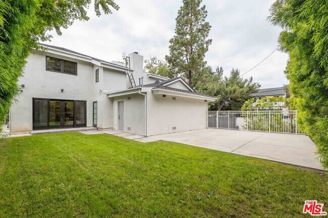 Building Photo - 602 S Lucerne Blvd