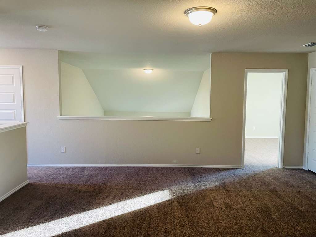 Building Photo - 10032 Adams Ln