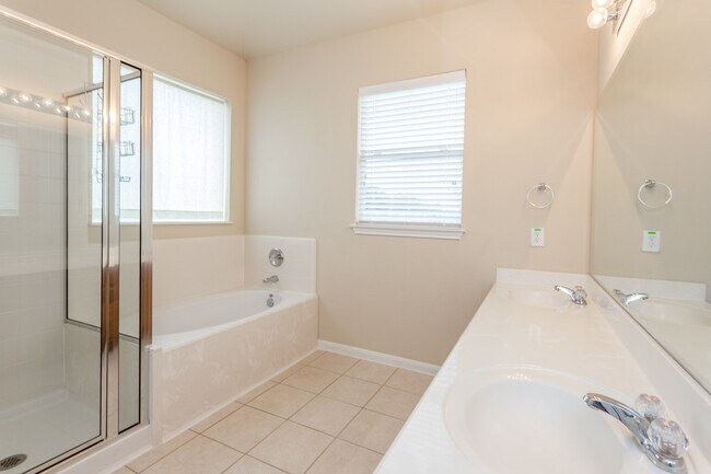 Building Photo - 14714 Salamanca Ct