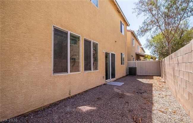 Building Photo - 3925 Meadow Foxtail Dr