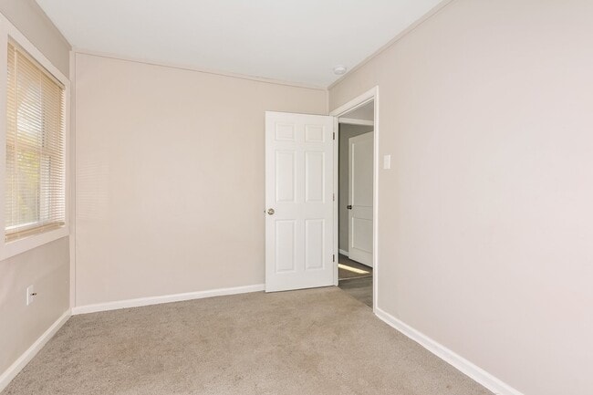 Building Photo - 8620 Graham Ln