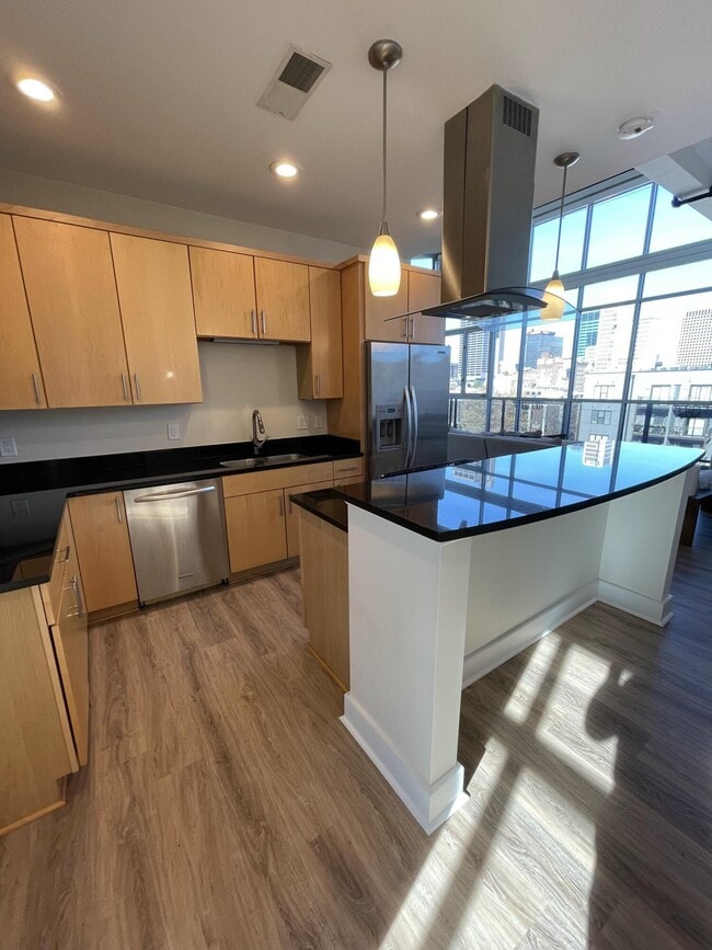 Building Photo - 199 S 5th St