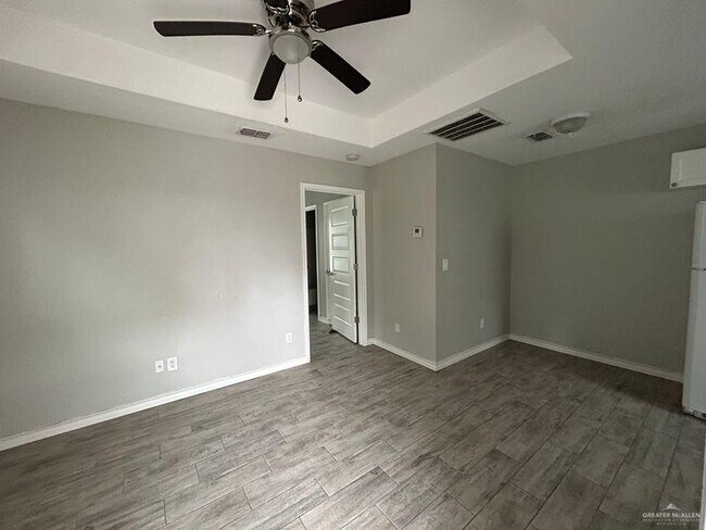 Building Photo - 1410 Quitaca Dr
