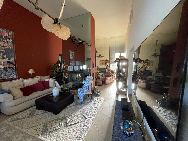 Living Room - 141 Lake Shore Dr