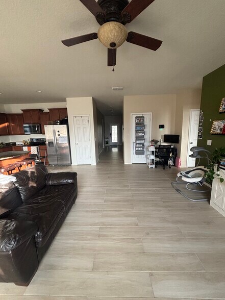 Building Photo - 687 Petal Mist Ln