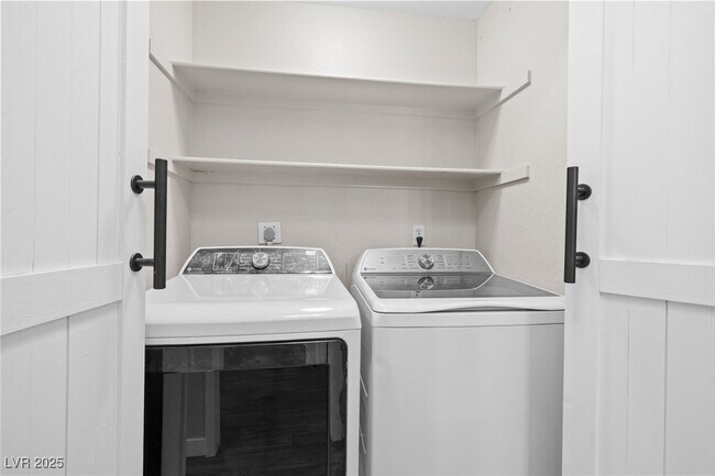Building Photo - 5191 Caliente St