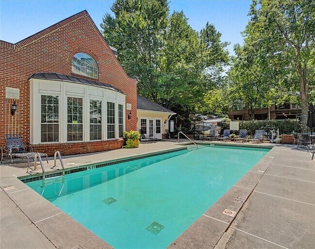 Building Photo - 3636 Habersham Rd NW