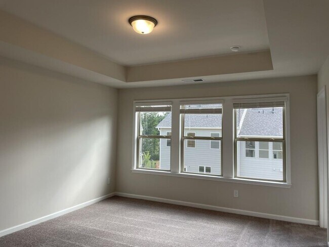 Building Photo - 3400 Reagan Way