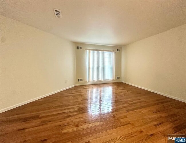 Building Photo - 951 Westgate Dr
