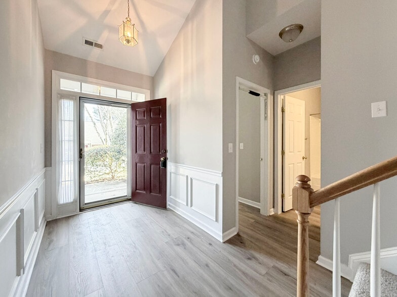 Building Photo - 10483 Dapping Dr