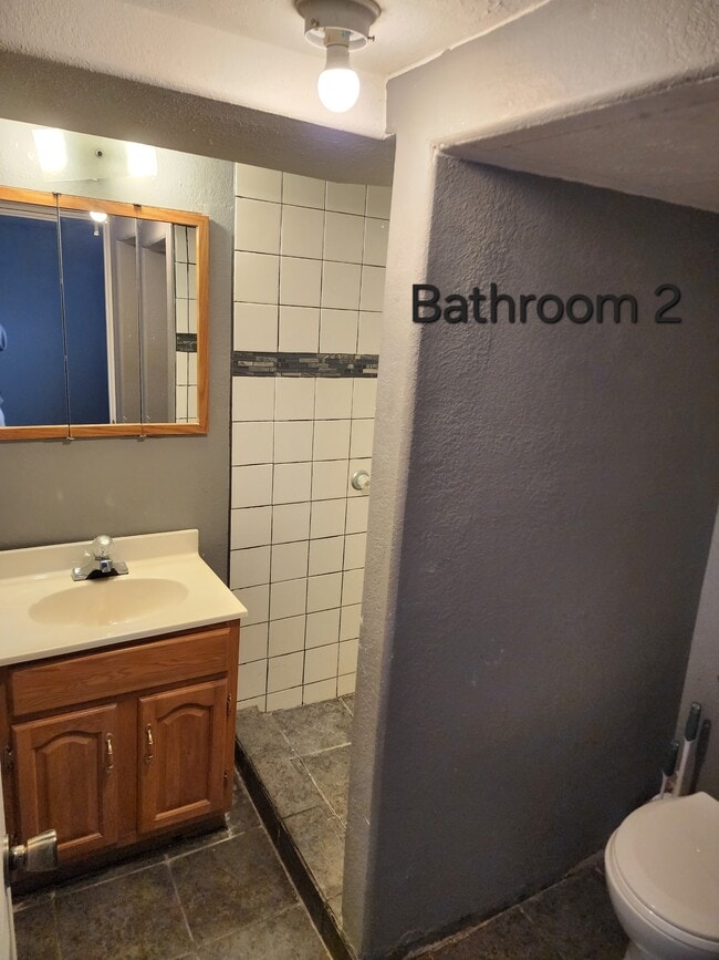 Building Photo - 1811 W 4th St