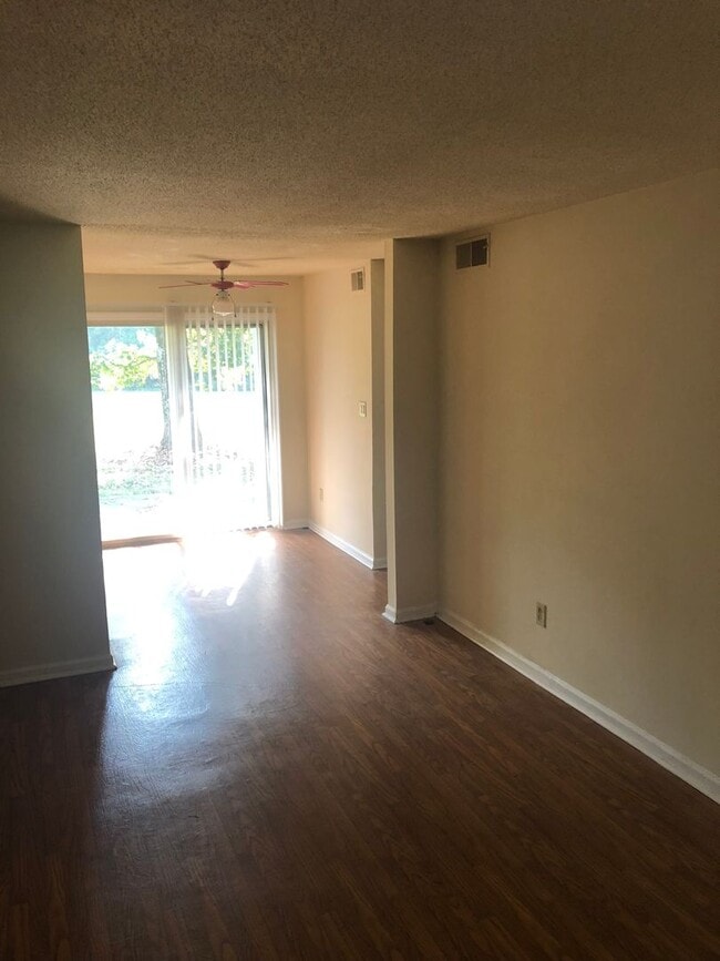 Building Photo - 1 bed/1 bath in South Charlotte - Sharon L...