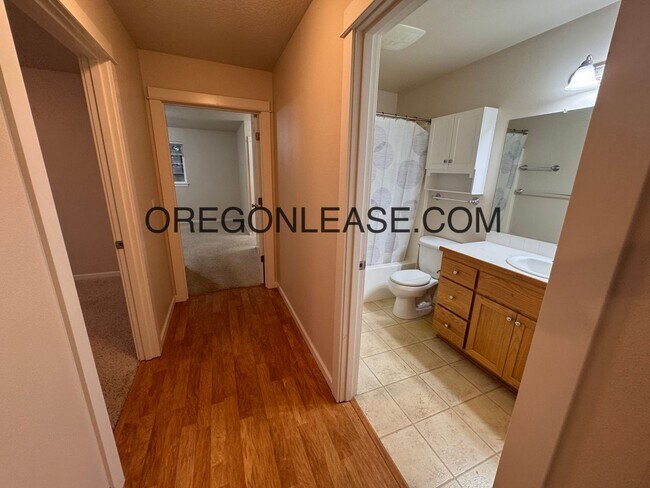 Building Photo - 3 bed 2 bath North river rd area home