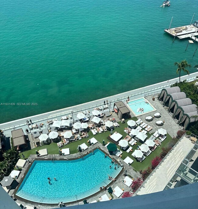 Building Photo - 1100 West Ave