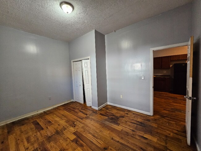Building Photo - 782 Hallett St