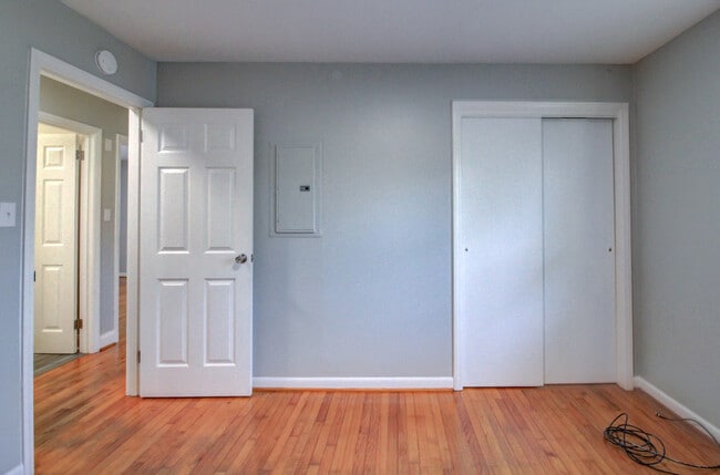 Building Photo - 105 Sandy Ln