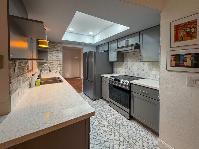 Building Photo - Pet Friendly 3BR/2BA House in Desirable Turkey Creek