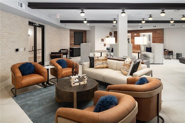 Building Photo - 501 W Waugh St