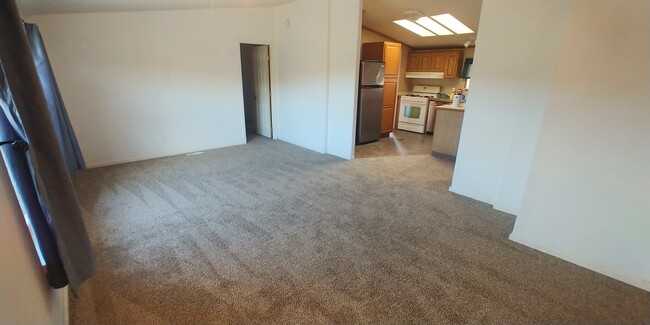 Building Photo - 333 Longbow Dr E