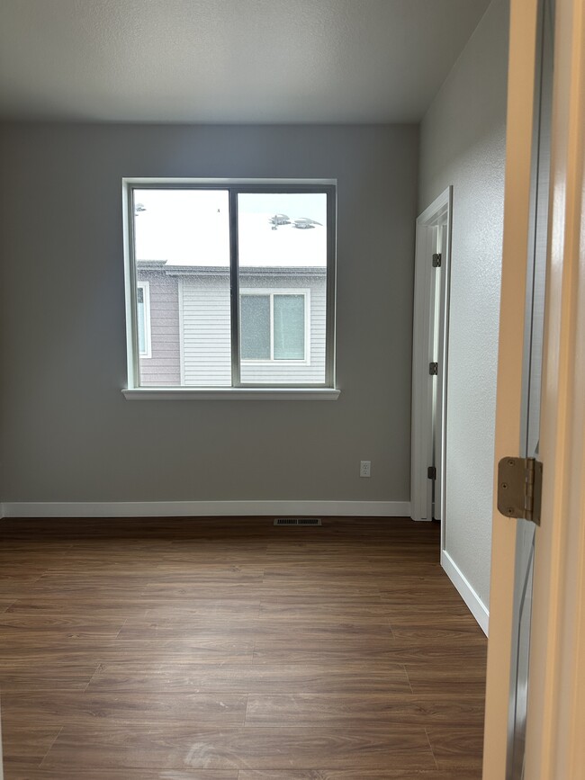 Building Photo - 4200 E Warren Ave