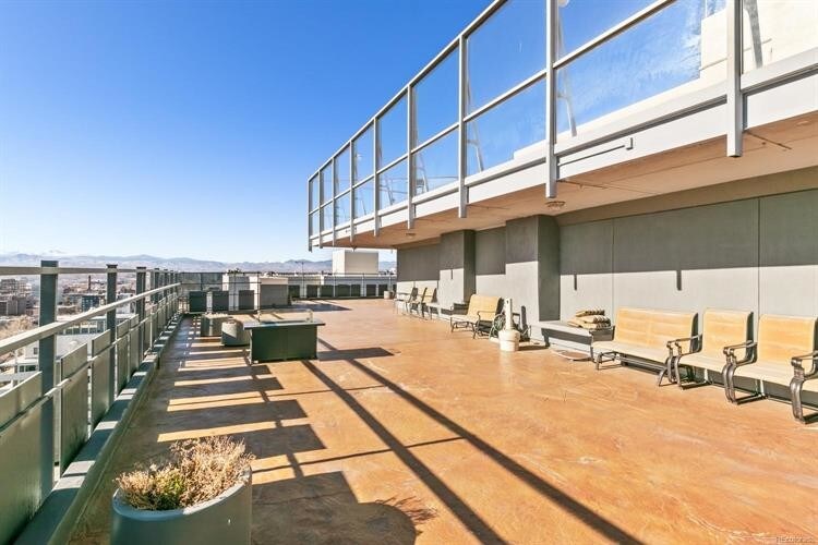 Rooftop deck - 790 N Washington St
