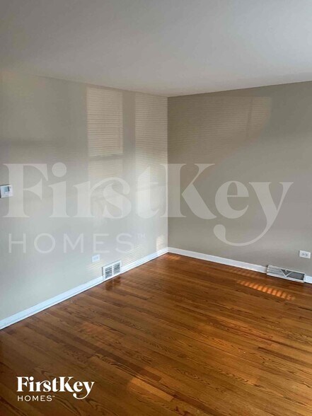 Building Photo - 8725 S Luella Ave
