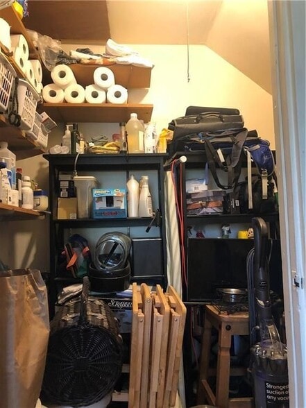 Building Photo - 12 Washington St