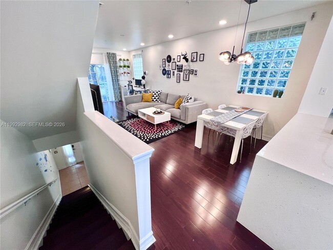 Building Photo - 450 NE 2nd Ave