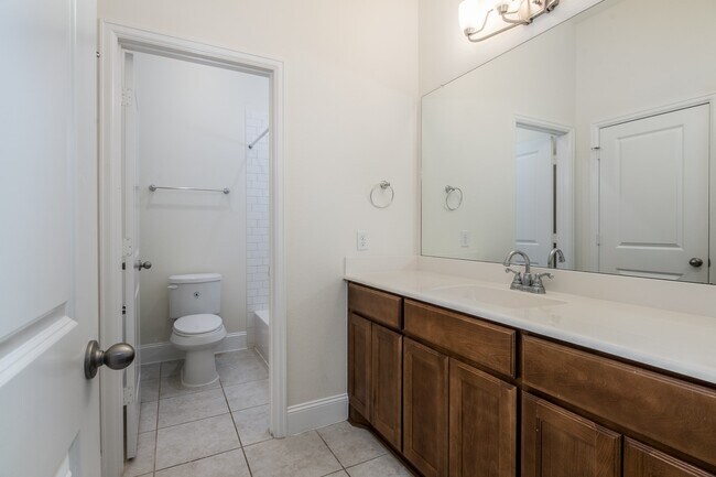 Building Photo - 21119 Bradford Grove Dr