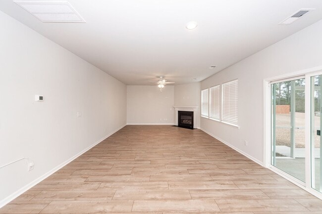 Building Photo - 4 Bedroom, 2.5 Bathroom Home in Cane Bay Plantation - Summerville