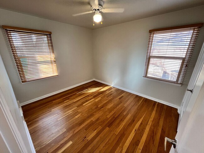 Building Photo - Charming 4 Bedroom 2 Bath Home in Sugarhouse!