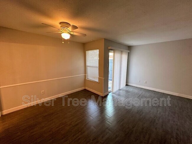 Building Photo - 4820 Wellesley Ave