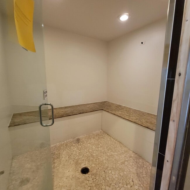 Building Photo - 3019 Alcazar Pl