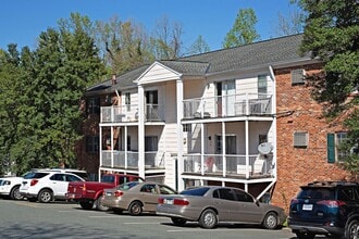 Building Photo - Pet-Friendly Barracks West Condo