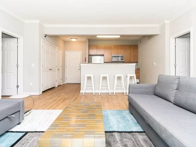Building Photo - Texan Shoal Creek 2 Bed 2 Bath