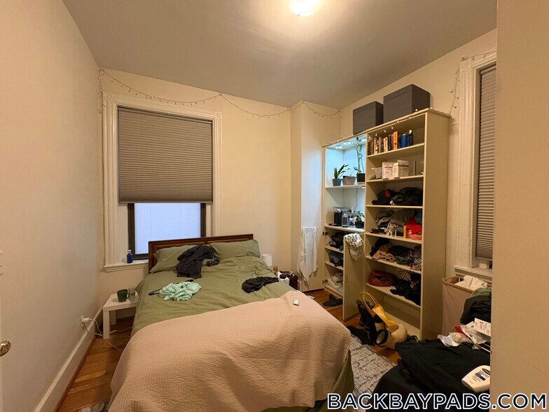 Building Photo - 366 Commonwealth Ave