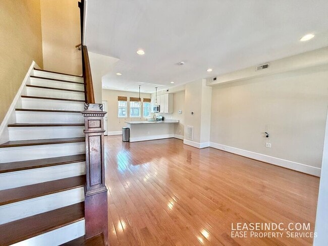 Building Photo - 159 V St NE