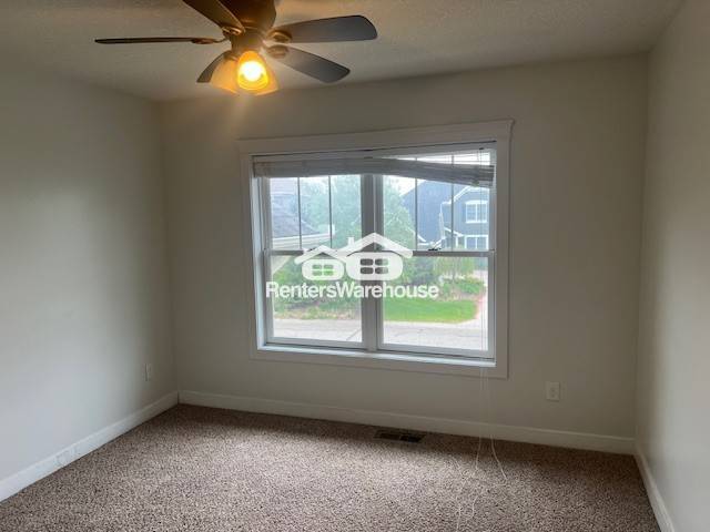 Building Photo - 1730 Deephaven Dr