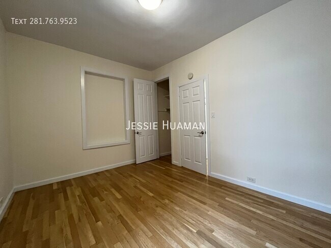 Building Photo - 117 W 13th St
