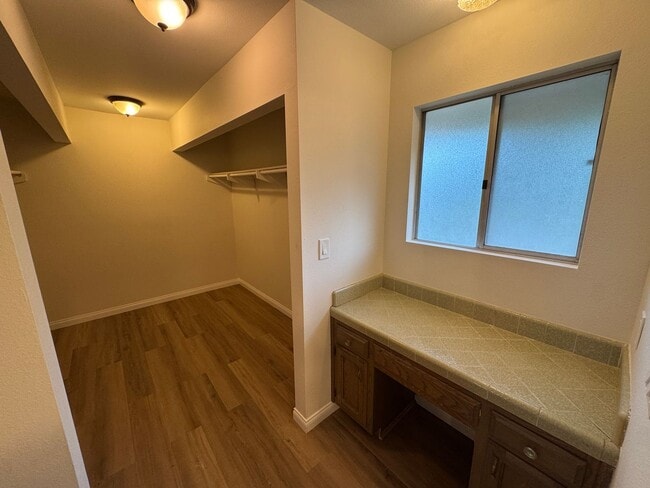 Building Photo - El Cajon Rancho Estate