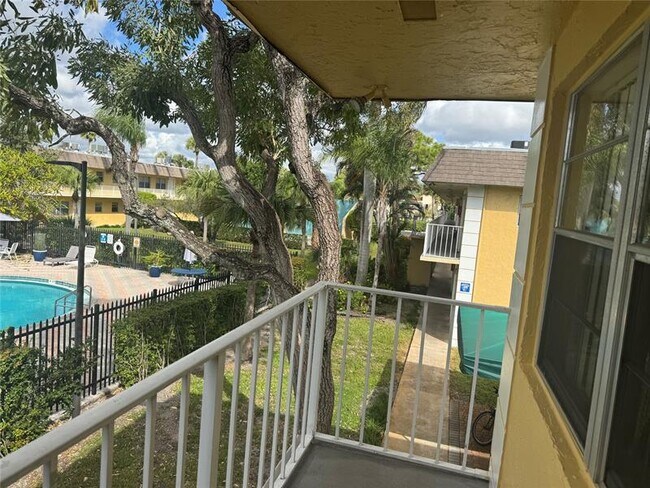 Building Photo - 5162 NE 6th Ave