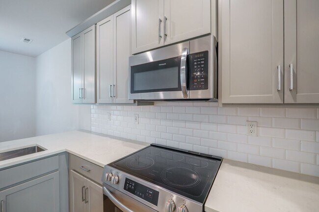 Building Photo - 608 Old Dominion Dr