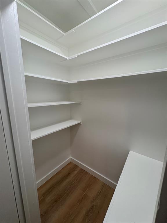 Building Photo - 4620 Bennett Ave