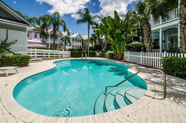 Building Photo - 924 Hemingway Cir