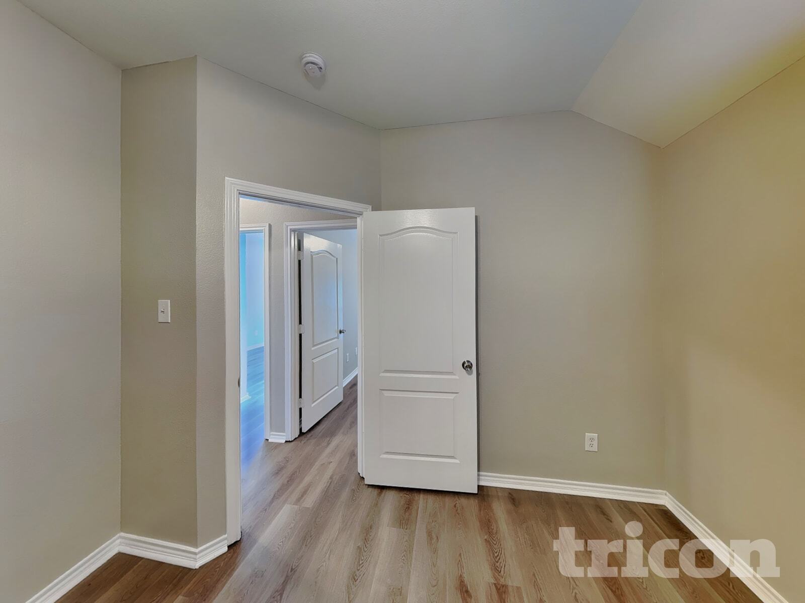 Building Photo - 223 Troy Ln