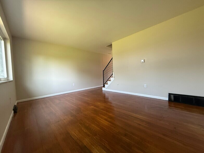 Building Photo - 4645 Sandy Lane Rd