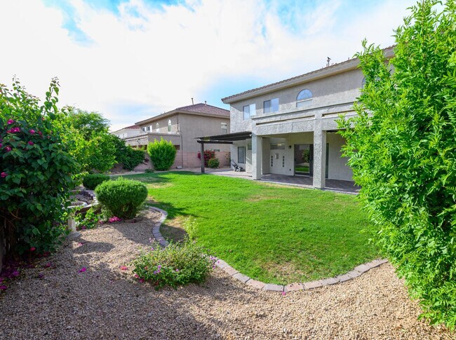 Building Photo - 2521 W Tumbleweed Dr