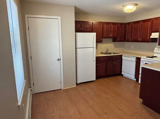 Building Photo - 65 Frank's Ln