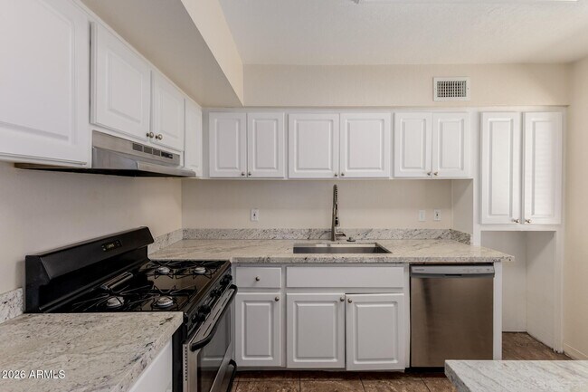Building Photo - 7141 N 16th St