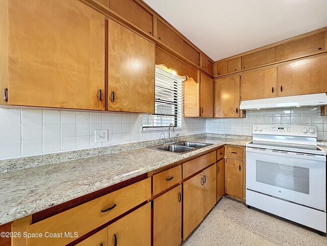 Building Photo - 260 Sabal Ave